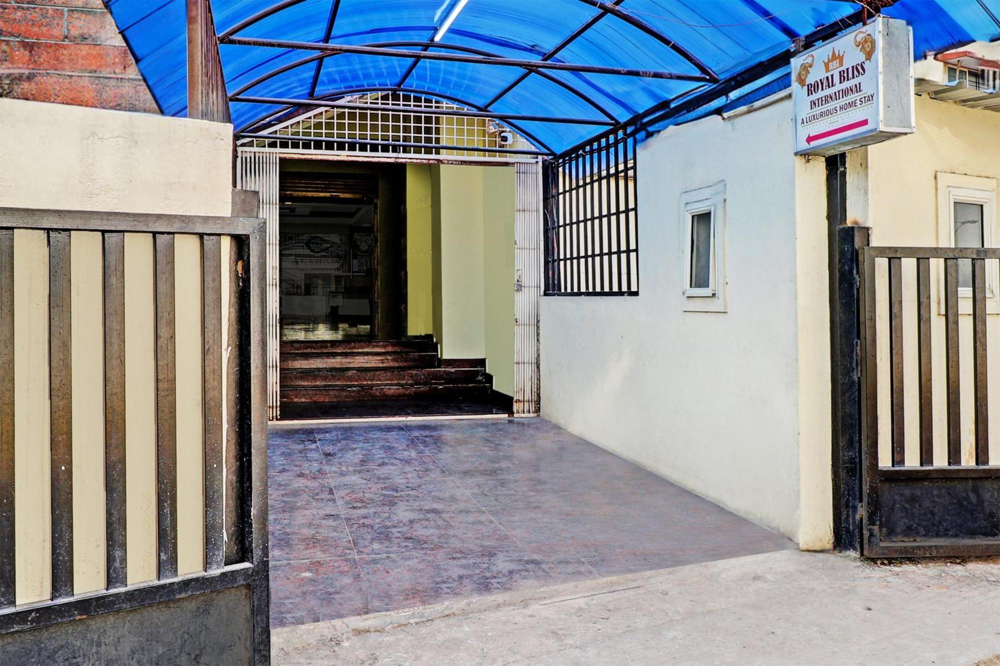 Hotel O Royal Bliss International Bangalore Exterior foto